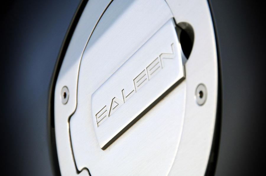 Детали интерьера Saleen S302 Extreme 2008 года  (фото 26 из 31)